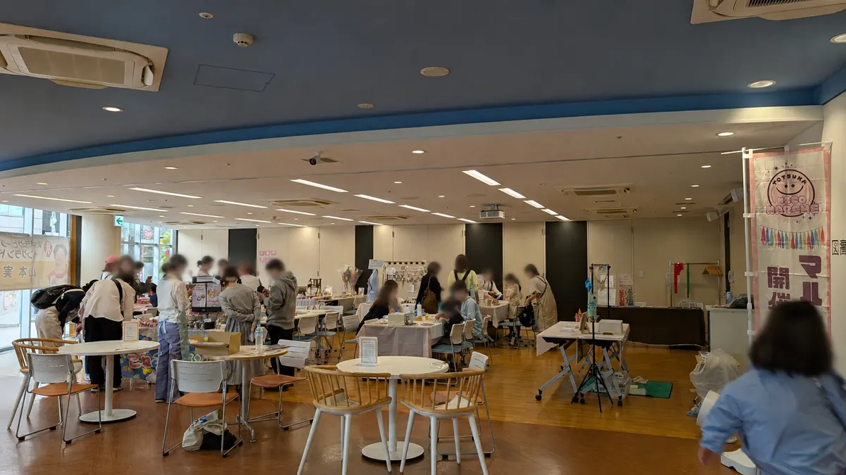 はまっぴひろばで開催されたニコマルシェの様子｜多くの来場者でにぎわうイベント