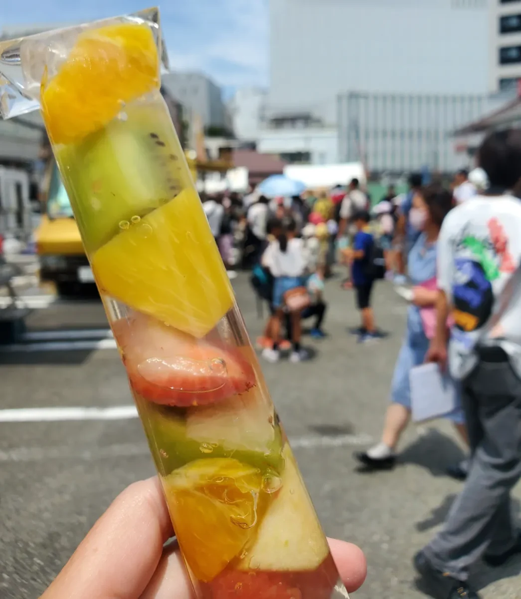 とつか夏まつりのフルーツゼリースティック｜カラフルな夏グルメ
