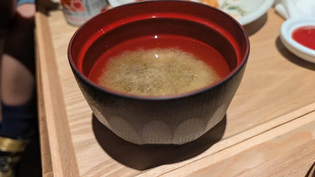 イザカヤ山角の味噌汁|無添加味噌とムロアジ節など5種のだしにこだわった一杯